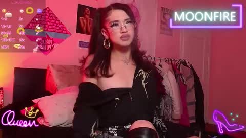 Snapshot of moonfiredance chatting on 04/22/26, 05:43 Nicky online show from 04/22/26, 05:43