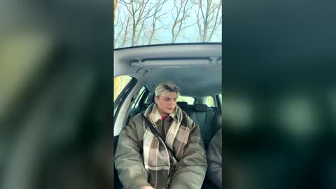 Snapshot of moonflamek chatting on 01/10/26, 02:52 moonflamek online show from 01/10/26, 02:52