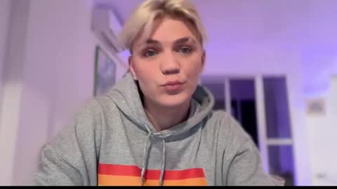 Snapshot of moonflamek chatting on 02/21/26, 06:31 moonflamek online show from 02/21/26, 06:31