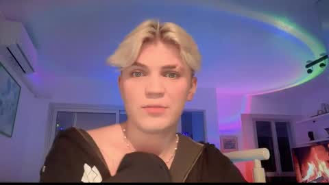 Snapshot of moonflamek chatting on 02/22/26, 07:12 moonflamek online show from 02/22/26, 07:12