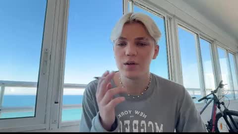 Snapshot of moonflamek chatting on 02/24/26, 12:14 moonflamek online show from 02/24/26, 12:14