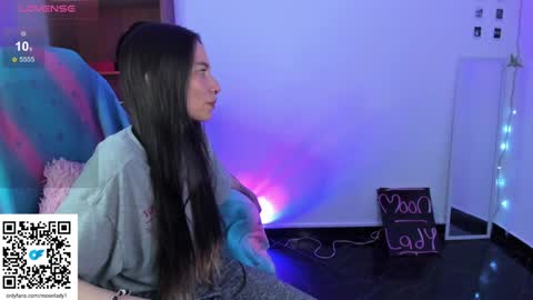 Snapshot of moonlady_ chatting on 12/07/24, 03:25 MOON online show from 12/07/24, 03:25