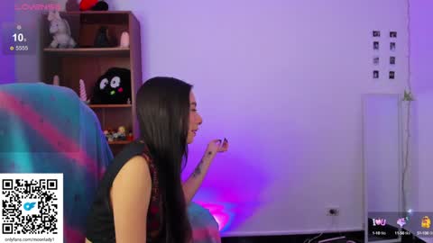 Snapshot of moonlady_ chatting on 12/07/24, 09:11 MOON online show from 12/07/24, 09:11