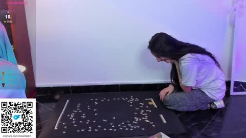 Snapshot of moonlady_ chatting on 02/01/25, 05:39 MOON online show from 02/01/25, 05:39