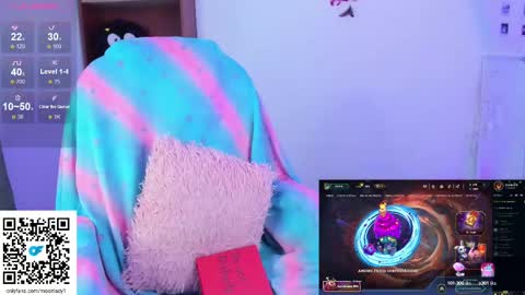 Snapshot of moonlady_ chatting on 02/11/25, 02:25 MOON online show from 02/11/25, 02:25