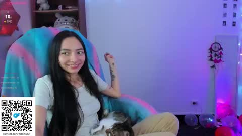 Snapshot of moonlady_ chatting on 03/06/25, 07:25 MOON online show from 03/06/25, 07:25