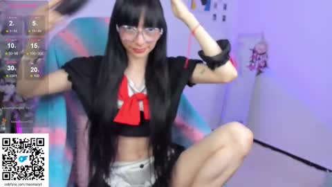 Snapshot of moonlady_ chatting on 09/17/25, 02:13 MOON online show from 09/17/25, 02:13