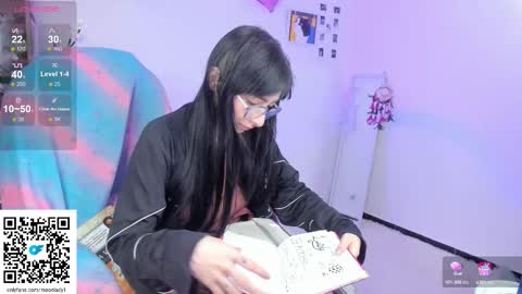 Snapshot of moonlady_ chatting on 09/19/25, 04:03 MOON online show from 09/19/25, 04:03