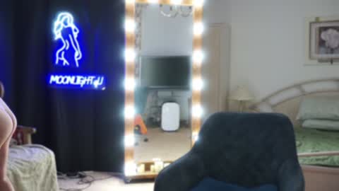 Snapshot of moonlight4u chatting on 01/13/25, 04:39 Jane online show from 01/13/25, 04:39