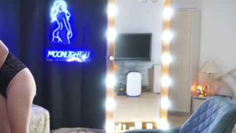 Snapshot of moonlight4u chatting on 01/24/25, 05:21 Jane online show from 01/24/25, 05:21