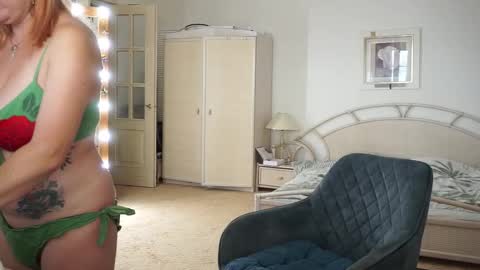 Snapshot of moonlight4u chatting on 09/14/25, 04:55 Jane online show from 09/14/25, 04:55