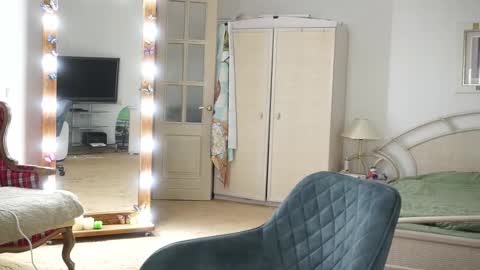 Snapshot of moonlight4u chatting on 09/29/25, 05:45 Jane online show from 09/29/25, 05:45