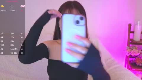 Snapshot of moonlight8_ chatting on 02/12/25, 10:14 LANA online show from 02/12/25, 10:14