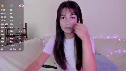 Snapshot of moonlight8_ chatting on 09/29/25, 07:46 LANA online show from 09/29/25, 07:46