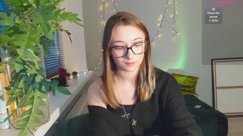 Snapshot of moonlight__lovers chatting on 12/23/24, 02:28 Dana online show from 12/23/24, 02:28