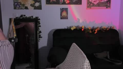 Snapshot of moonlight_baee chatting on 04/04/26, 05:38 Clove online show from 04/04/26, 05:38