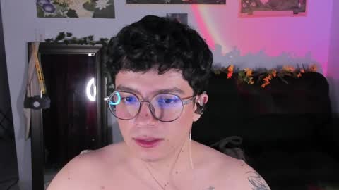 Snapshot of moonlight_baee chatting on 04/09/26, 06:19 Clove online show from 04/09/26, 06:19