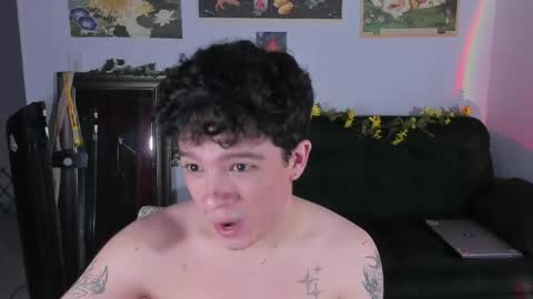 Snapshot of moonlight_baee chatting on 04/21/26, 05:47 Clove online show from 04/21/26, 05:47