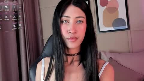 Snapshot of moonlight_brat chatting on 05/11/26, 04:18 Ivy online show from 05/11/26, 04:18