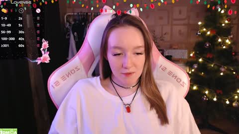 Snapshot of moonlish_siren chatting on 12/21/24, 06:34 Katrin online show from 12/21/24, 06:34