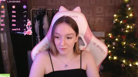 Snapshot of moonlish_siren chatting on 01/09/25, 08:44 Katrin online show from 01/09/25, 08:44