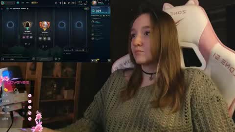 Snapshot of moonlish_siren chatting on 11/03/25, 09:05 Katrin online show from 11/03/25, 09:05