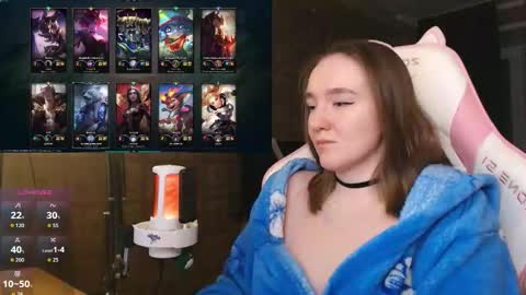 Snapshot of moonlish_siren chatting on 02/11/26, 08:47 Katrin online show from 02/11/26, 08:47