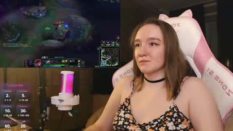 Snapshot of moonlish_siren chatting on 02/15/26, 08:38 Katrin online show from 02/15/26, 08:38