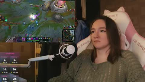 Snapshot of moonlish_siren chatting on 03/27/26, 09:03 Katrin online show from 03/27/26, 09:03