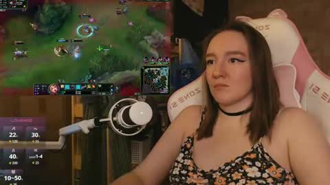 Snapshot of moonlish_siren chatting on 04/04/26, 09:23 Katrin online show from 04/04/26, 09:23