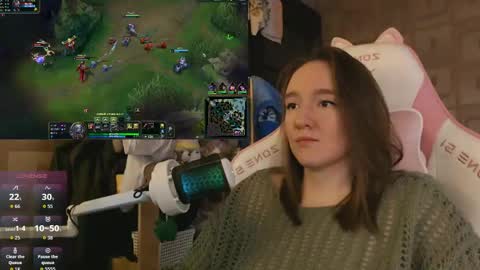 Snapshot of moonlish_siren chatting on 04/24/26, 09:23 Katrin online show from 04/24/26, 09:23