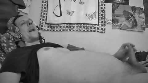 Snapshot of moonlucky007 chatting on 03/06/25, 02:30 Moonlucky007 online show from 03/06/25, 02:30