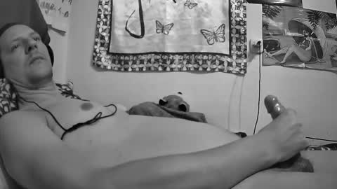 Snapshot of moonlucky007 chatting on 09/22/25, 12:34 Moonlucky007 online show from 09/22/25, 12:34