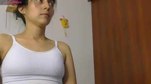 Snapshot of moonlunita_ chatting on 05/05/26, 11:24 Luna online show from 05/05/26, 11:24
