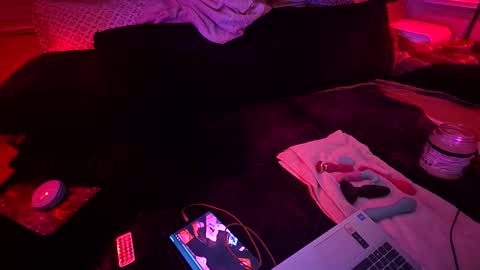 Snapshot of moonmysticdub chatting on 04/14/26, 08:20 moonmysticdub online show from 04/14/26, 08:20