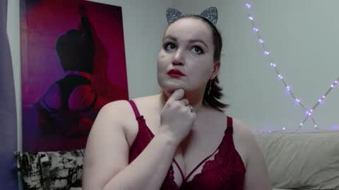 Snapshot of moonshinelady chatting on 10/16/25, 09:16 Kate online show from 10/16/25, 09:16