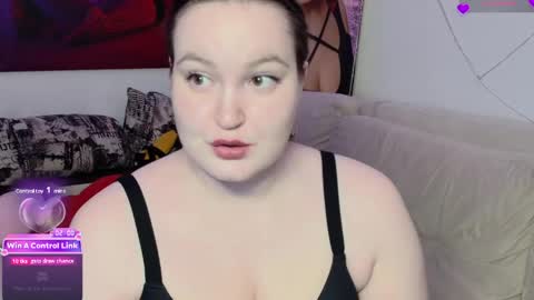 Snapshot of moonshinelady chatting on 03/17/26, 09:51 Kate online show from 03/17/26, 09:51