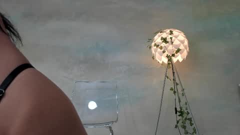 Snapshot of moonsshard chatting on 07/16/26, 06:30 Moon online show from 07/16/26, 06:30