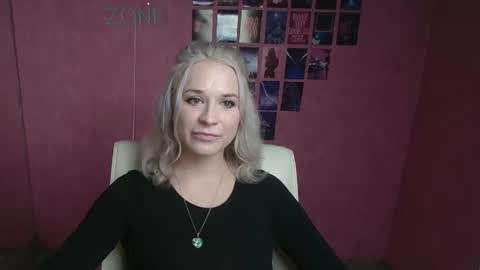 Snapshot of moonsusanna chatting on 03/18/26, 06:33 Susanna online show from 03/18/26, 06:33