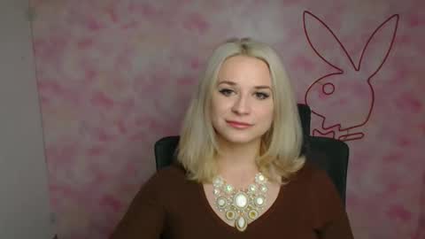 Snapshot of moonsusanna chatting on 03/26/26, 06:30 Susanna online show from 03/26/26, 06:30