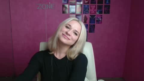 Snapshot of moonsusanna chatting on 03/27/26, 08:26 Susanna online show from 03/27/26, 08:26