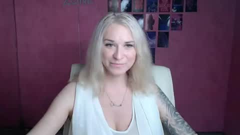 Snapshot of moonsusanna chatting on 07/03/26, 11:27 Susanna online show from 07/03/26, 11:27