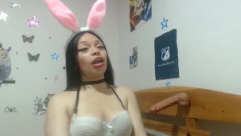 Snapshot of moontthbluee chatting on 10/30/25, 01:45 luna online show from 10/30/25, 01:45