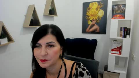 Ask me  online show from 11/08/25, 04:12