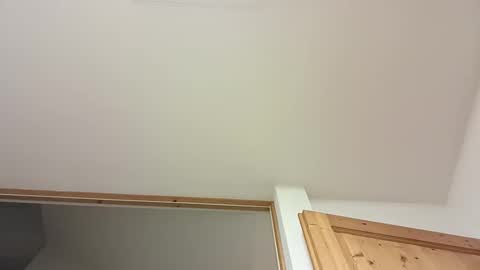 moos1 online show from 09/15/25, 07:47