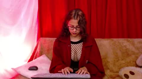 Mora Haze 3 online show from 10/31/25, 11:06