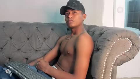 Snapshot of morenitodigno chatting on 10/11/25, 06:06 Mmorenito online show from 10/11/25, 06:06