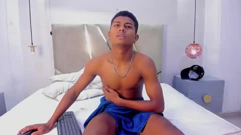 Snapshot of morenitodigno chatting on 10/24/25, 07:43 Mmorenito online show from 10/24/25, 07:43