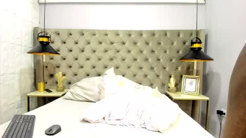 Snapshot of morenitodigno chatting on 10/28/25, 07:16 Mmorenito online show from 10/28/25, 07:16