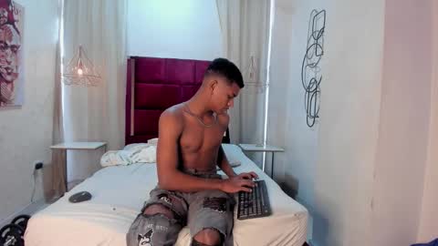 Snapshot of morenitodigno chatting on 10/29/25, 08:54 Mmorenito online show from 10/29/25, 08:54